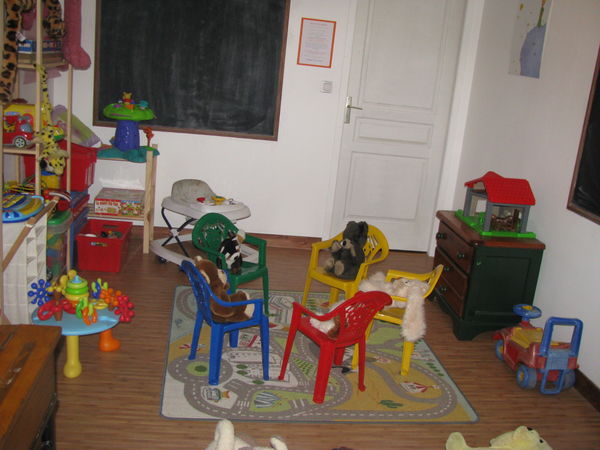 beaucoup de jouets au moulin Piongo (gite isère)