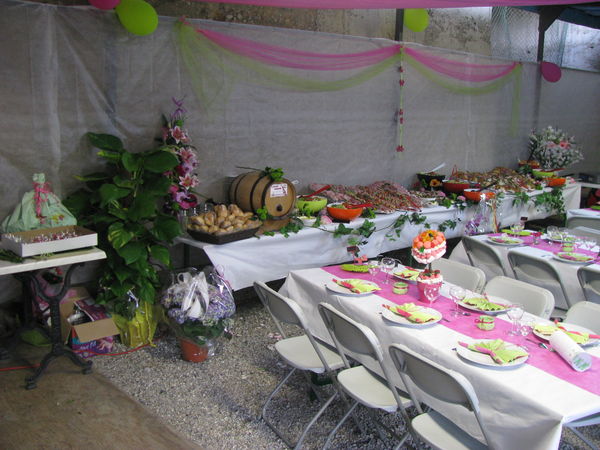 buffet sous chapiteau (mariage en gite)