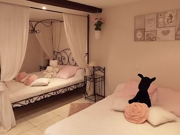 chambre 'Romantique' (gite rhône alpes) chambre 'Romantique' (gite rhône alpes)