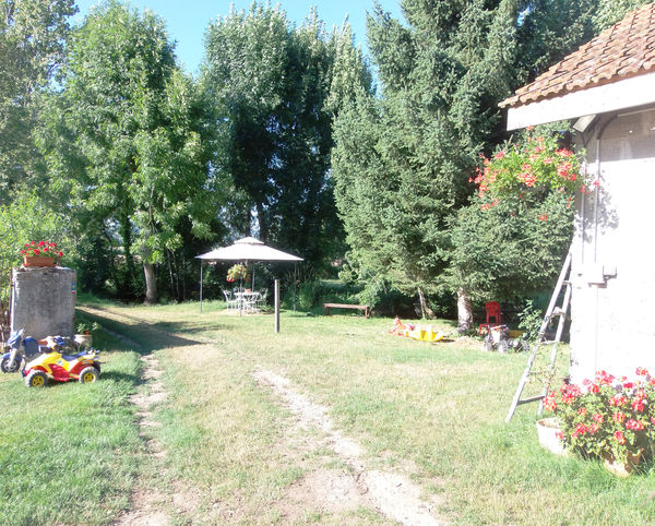 à côté du moulin à côté du moulin