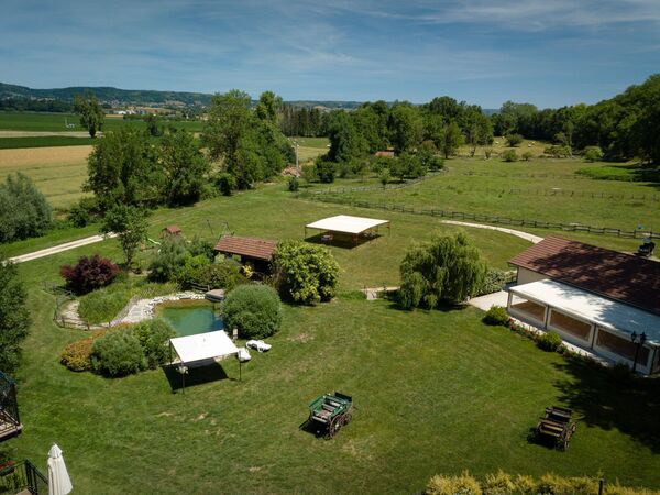 parc du moulin piongo en is&egrave;re mariage