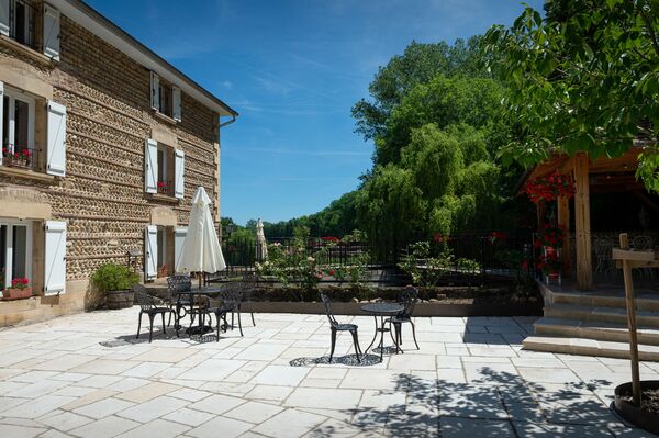 cour du moulin piongo gite isère