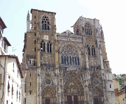 La cathédrale St Maurice (à 35km)