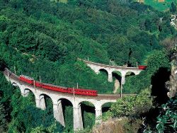 Le petit train de La Mure (à 90km)